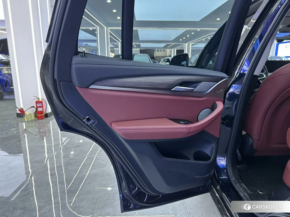 BMW X3 id 4420722 из Китая 9