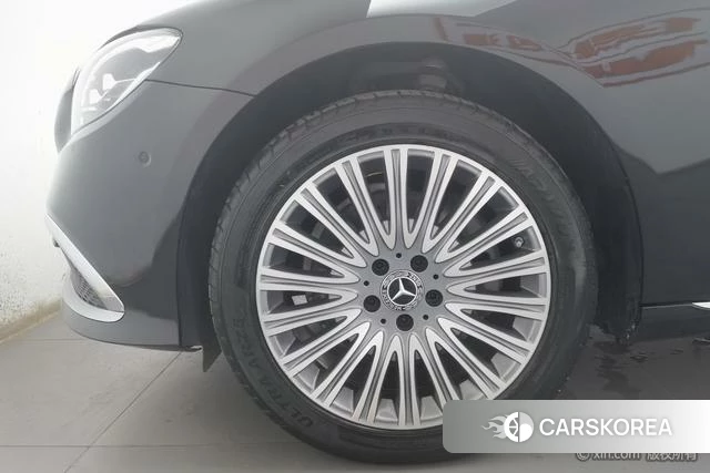 Mercedes-Benz E-class id 4261574 из Китая 9