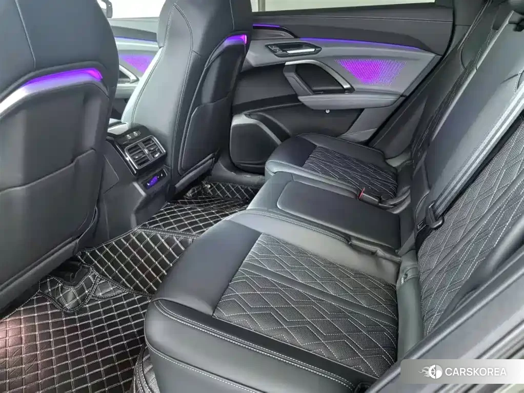 Audi Q5L id 4686152 из Китая 9