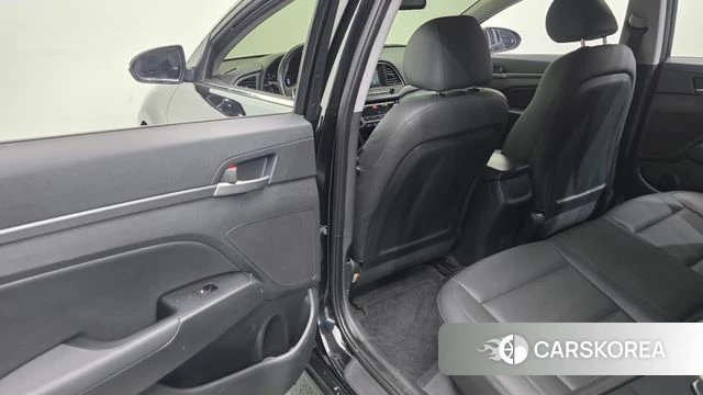 Hyundai Avante AD id 3937301 из Кореи 9