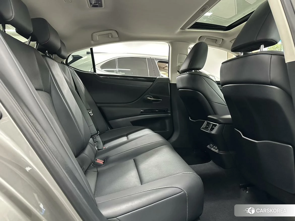 Lexus ES id 4499064 из Китая 9