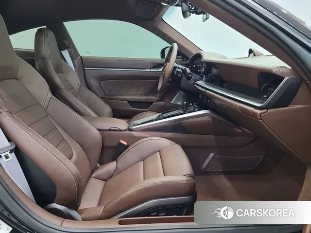 Porsche 911(992) id 3289191 из Кореи 9