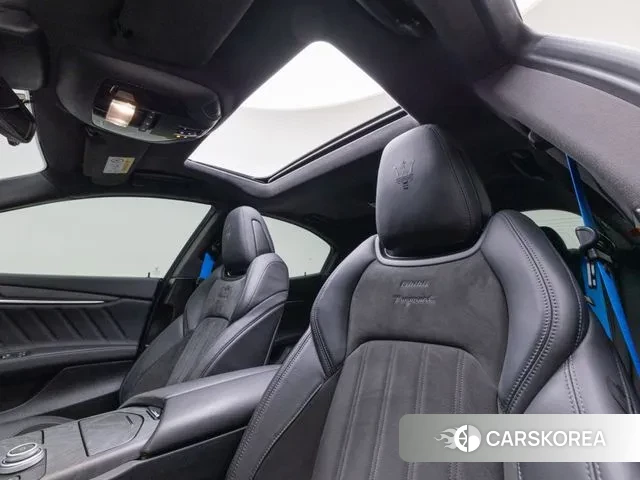 Maserati Ghibli id 2989233 из Кореи 9