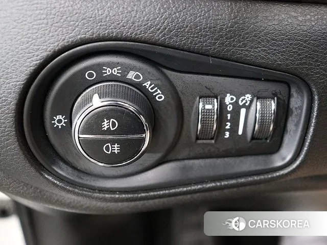 Jeep Renegade id 3098193 из Кореи 9