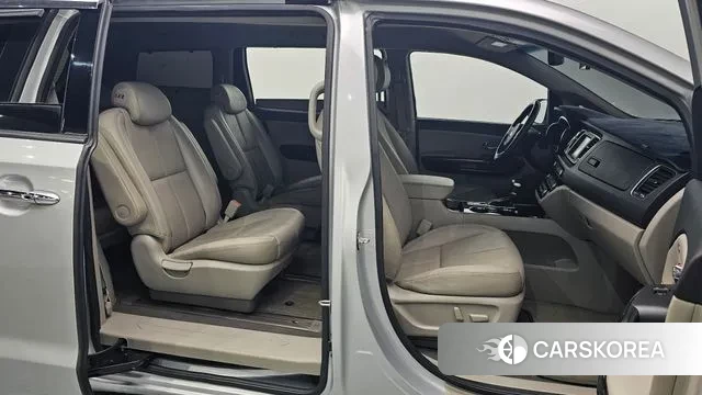 Kia The New Carnival id 3000354 из Кореи 9