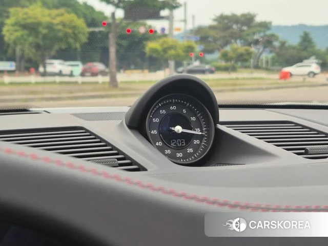 Porsche 911(992) id 4343876 из Кореи 9