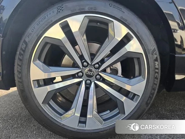 Audi Q8 (4M) id 3590986 из Кореи 9