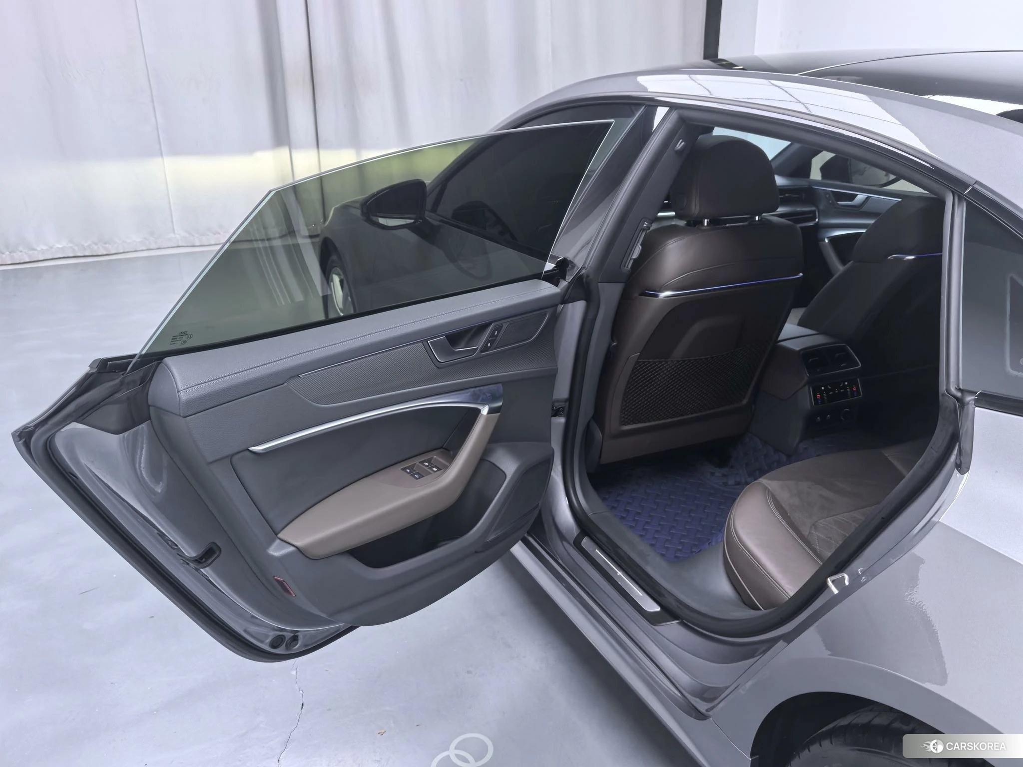 Audi A7L id 4461326 из Китая 9