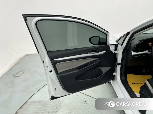 Volkswagen Golf id 4279069 из Китая 9