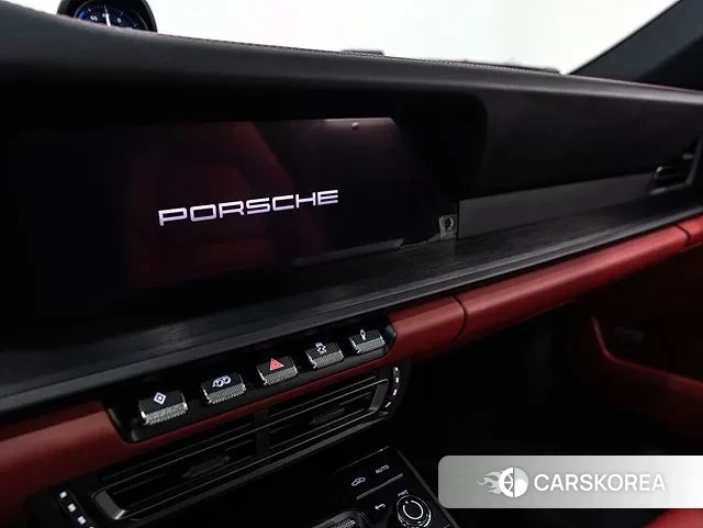 Porsche 911(992) id 3571600 из Кореи 9