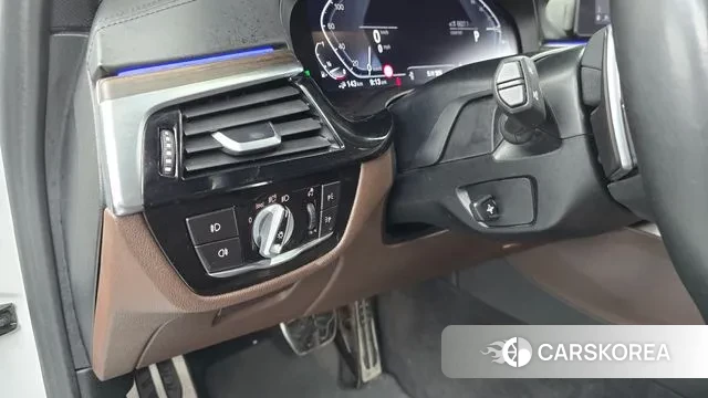 BMW 5 Series (G30) id 3439015 из Кореи 9