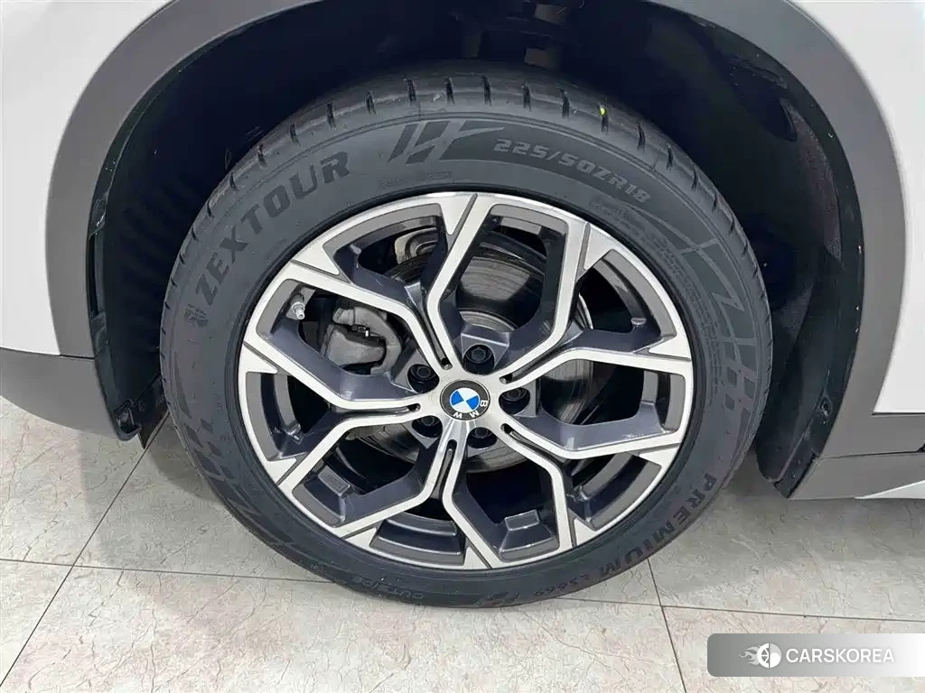 BMW X1 id 4617063 из Китая 9