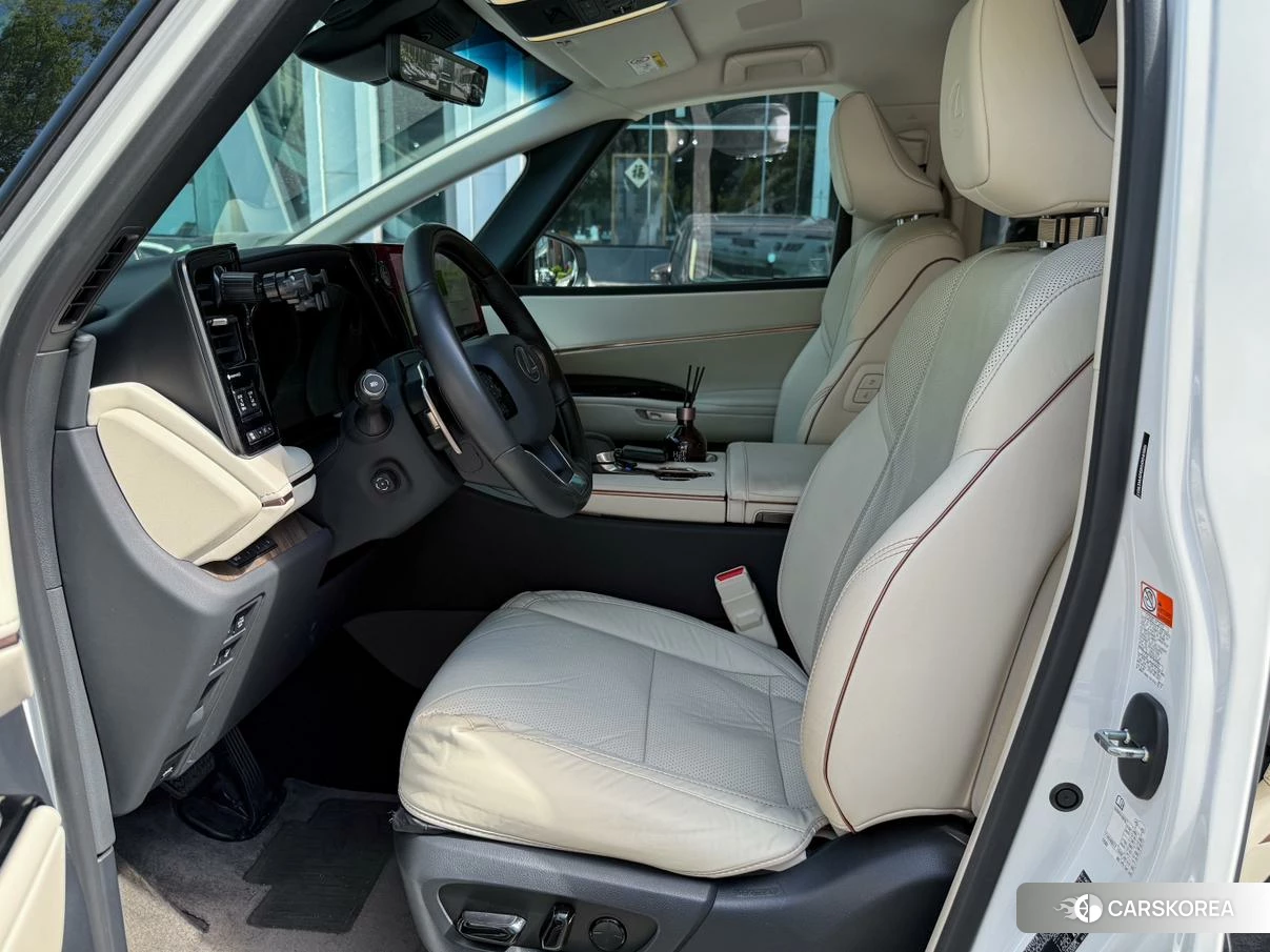 Lexus LM id 4452994 из Китая 9