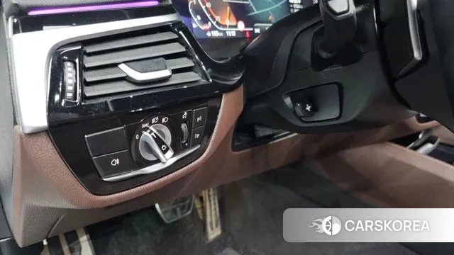 BMW 5 Series (G30) id 2968855 из Кореи 9