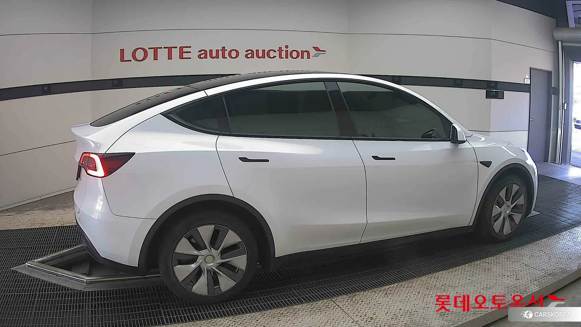 Tesla Model Y RWD id 4909363 из Кореи 9