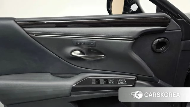 Lexus ES300h 7th generation id 4264291 из Кореи 9