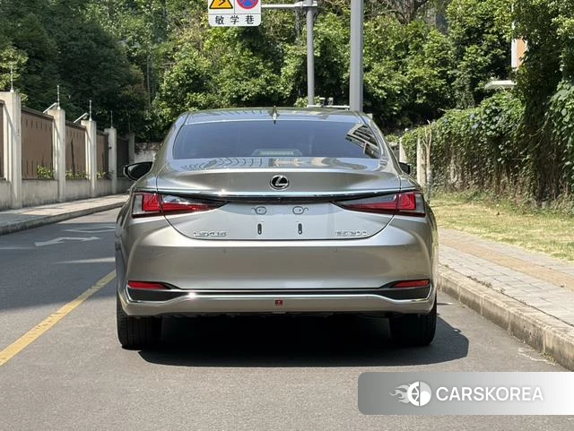 Lexus ES id 4300147 из Китая 9