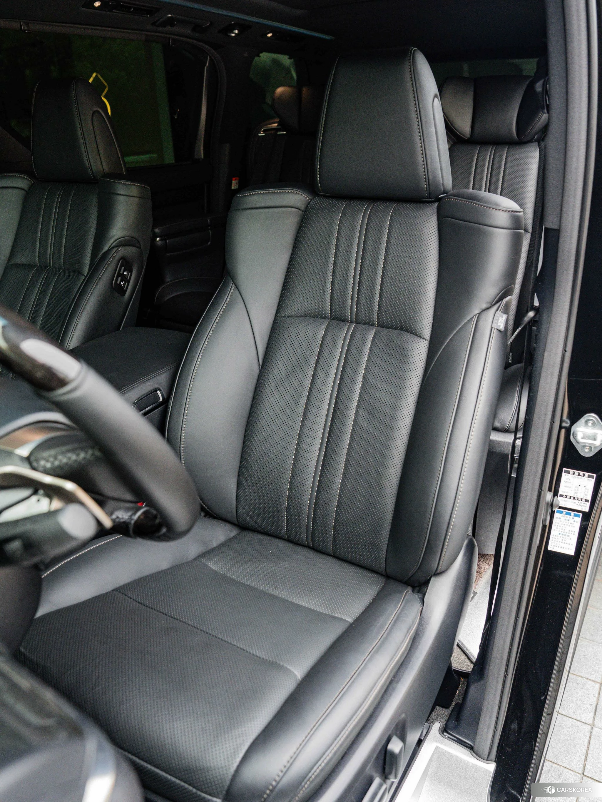 Lexus LM id 4512430 из Китая 9