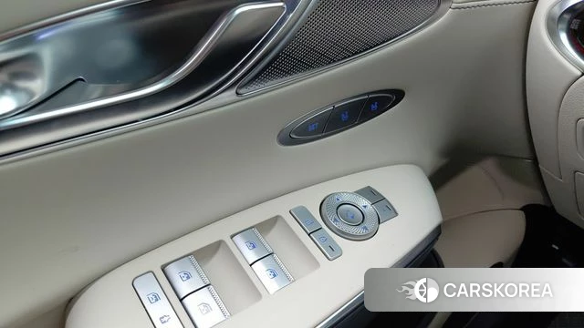 Genesis GV70 id 4500173 из Кореи 9