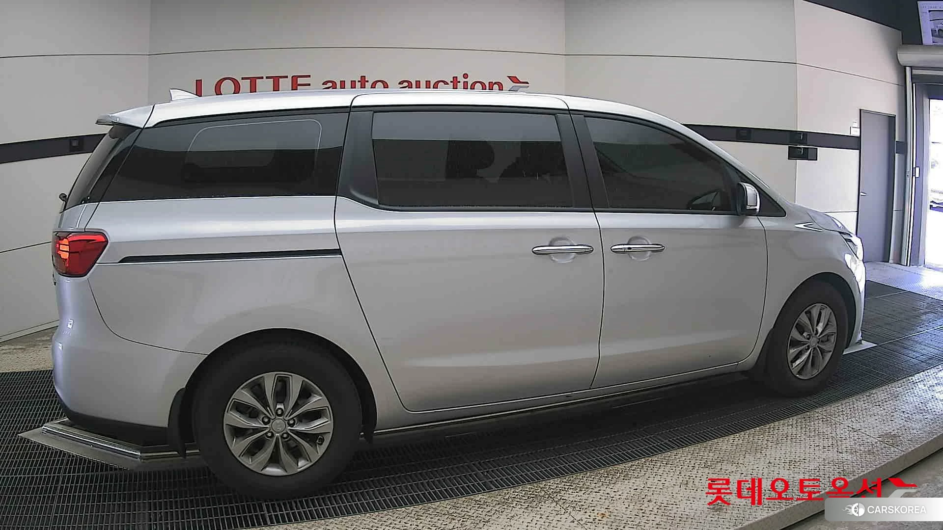Kia Carnival id 4296870 из Кореи 9