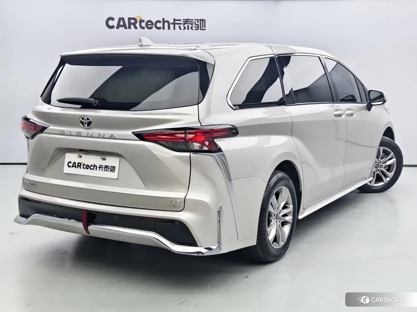 Toyota Sienna id 4629576 из Китая 9