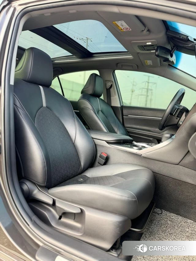 Toyota Camry (XV70) id 3965604 из Кореи 9