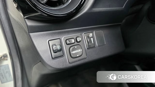 Toyota Prius C id 4776202 из Кореи 9