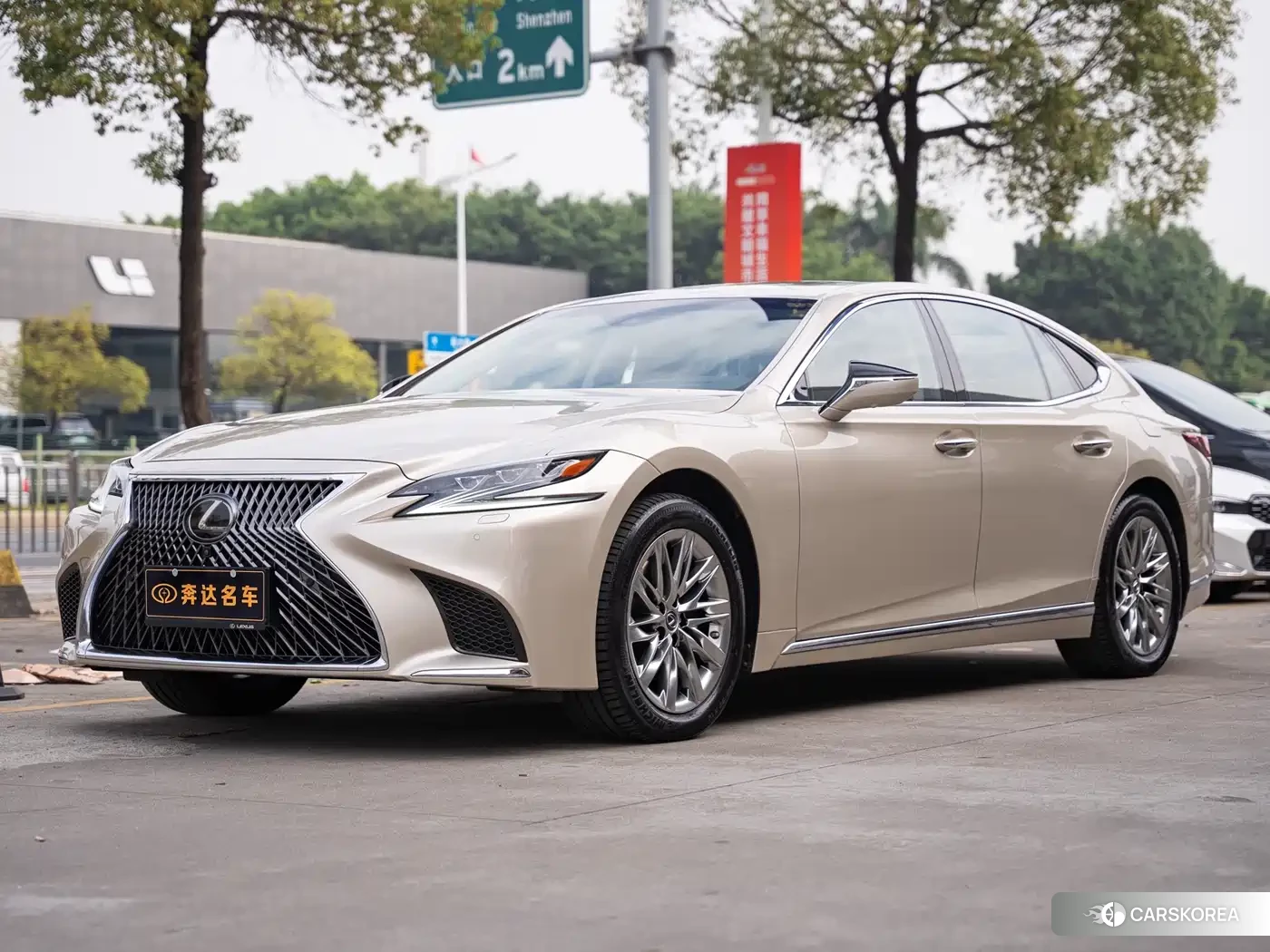 Lexus LS id 4553729 из Китая 9