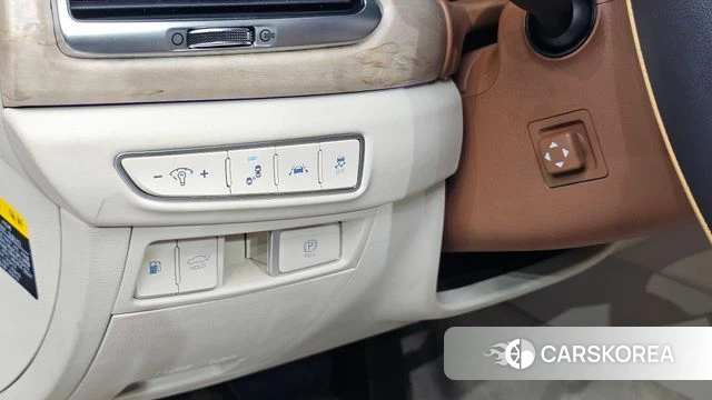 Genesis G90 id 4568446 из Кореи 9