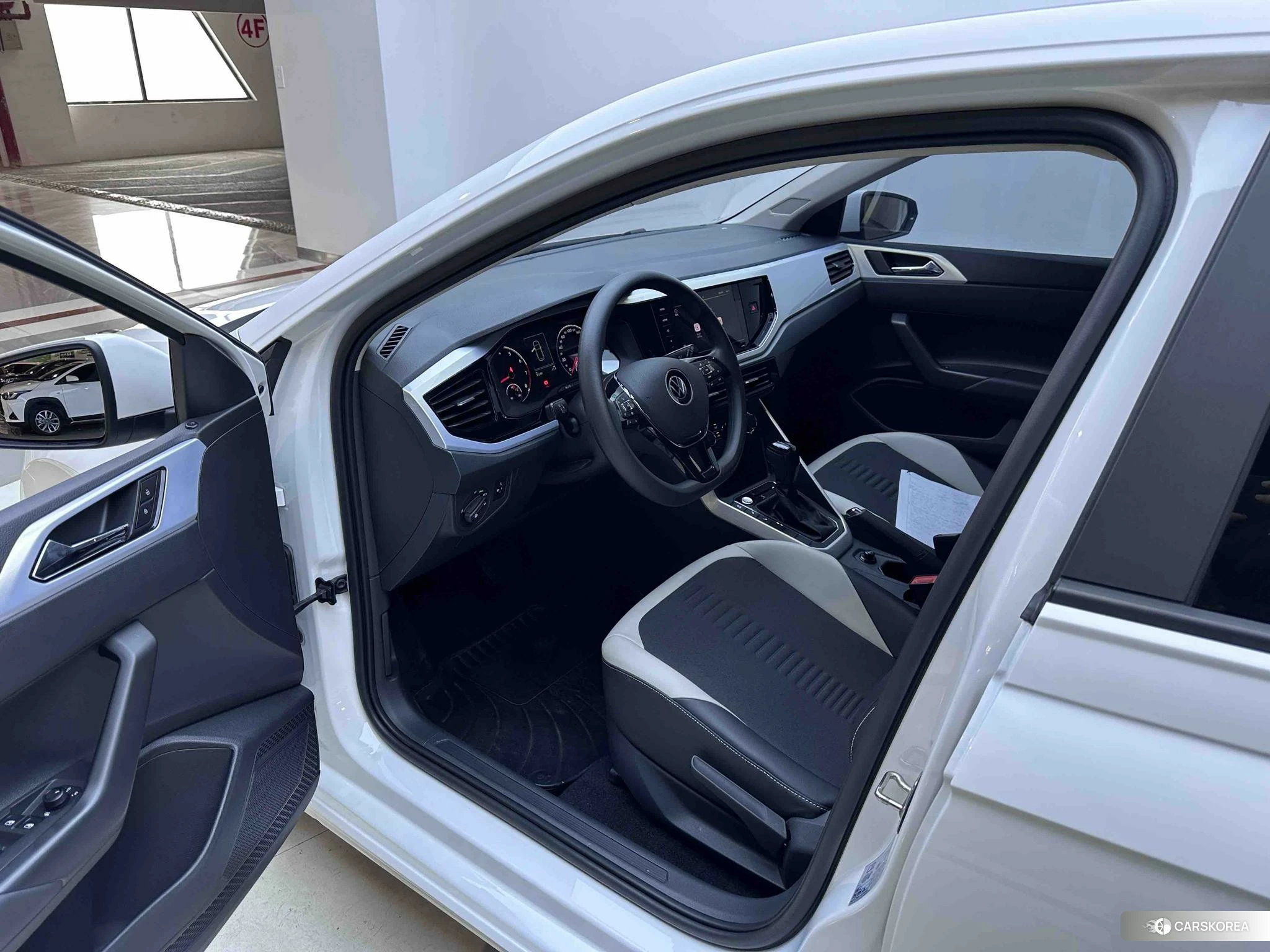 Volkswagen Polo id 4455396 из Китая 9