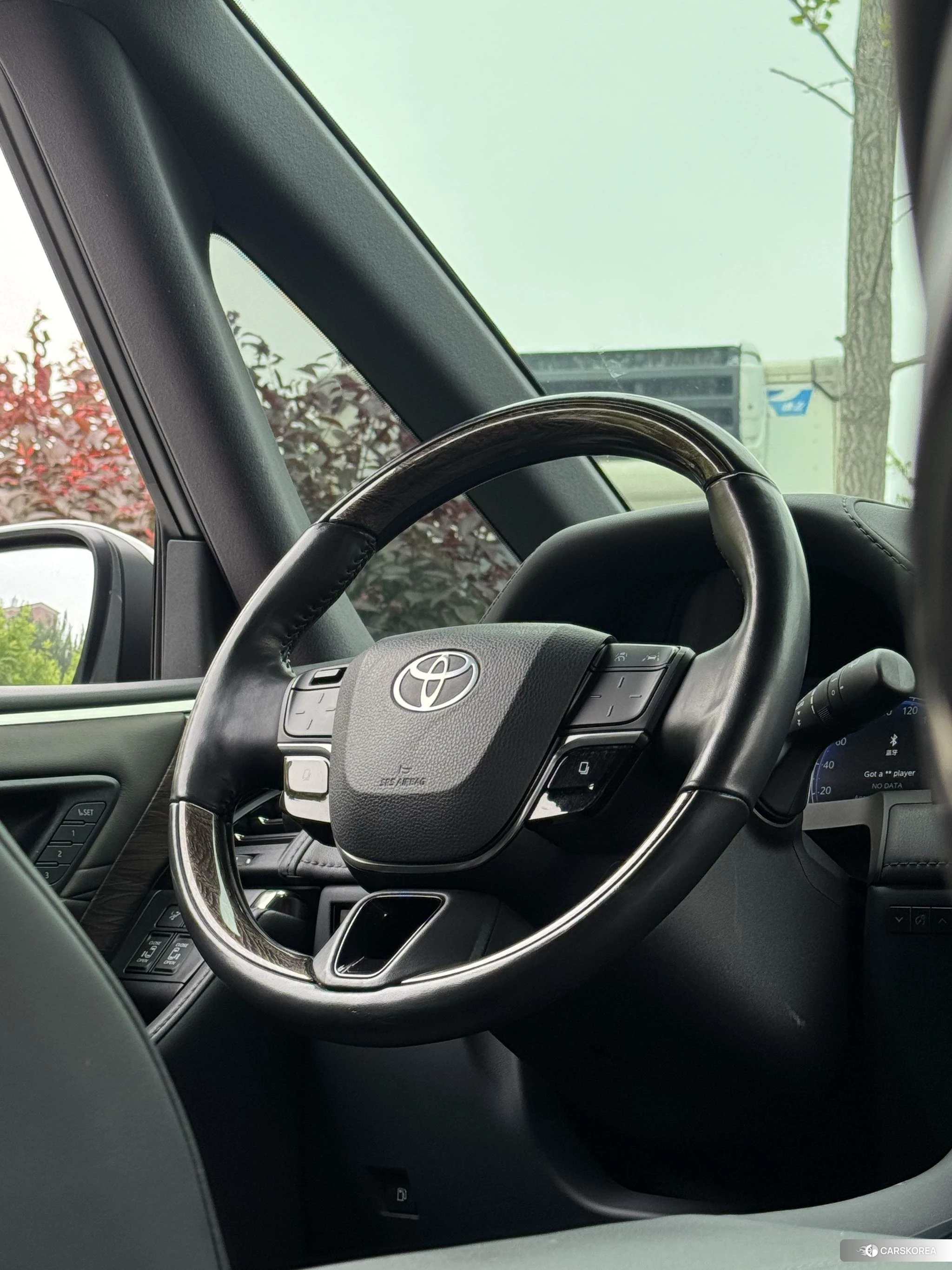 Toyota Elfa id 4454654 из Китая 9
