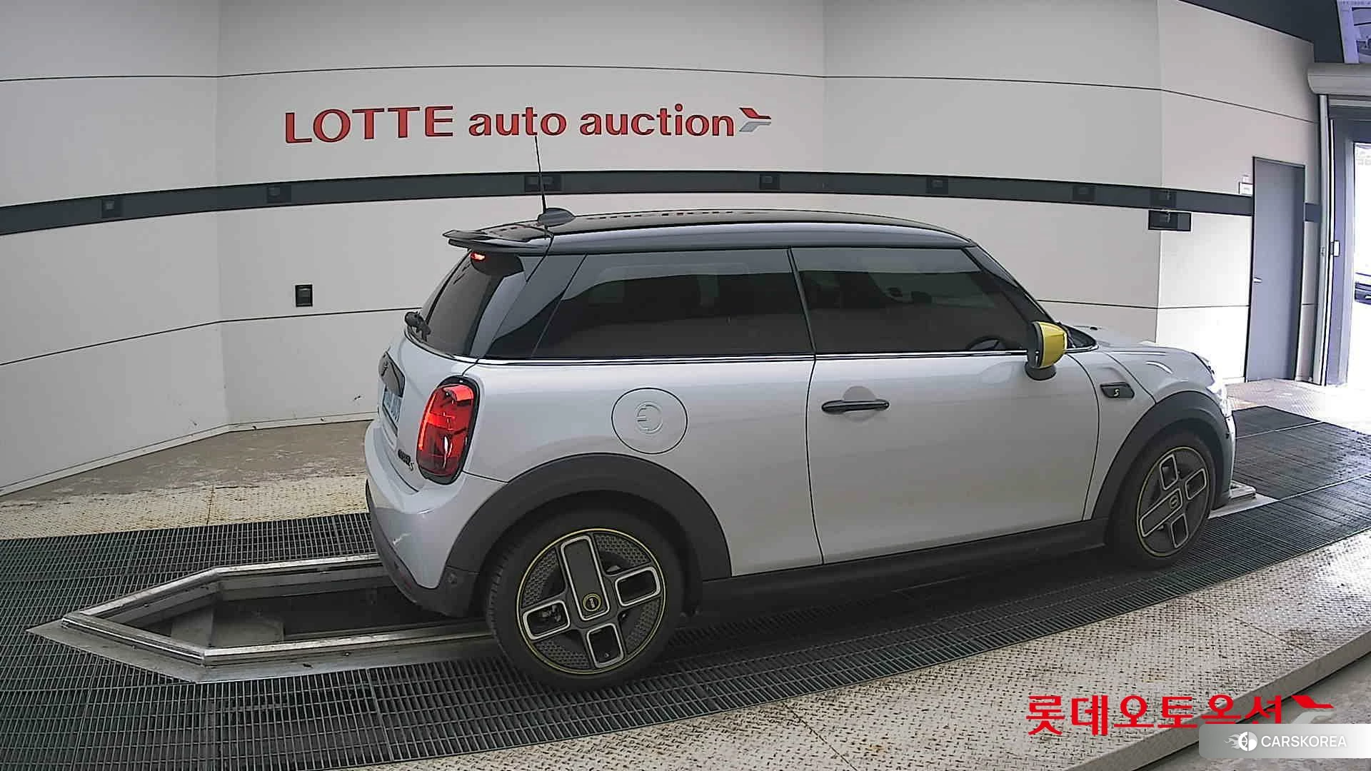 BMW MINI Cooper SE id 4498333 из Кореи 9