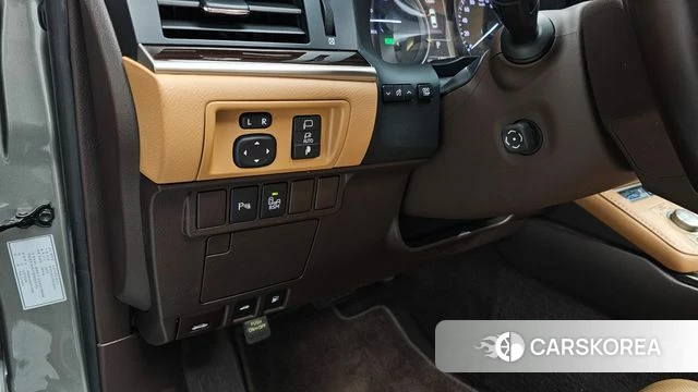 Lexus New ES300h id 3894226 из Кореи 9