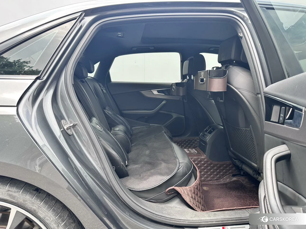 Audi A4L id 4462087 из Китая 9
