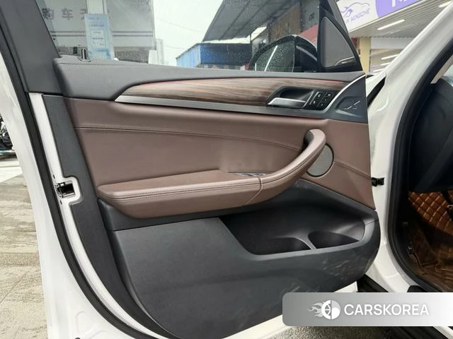 BMW X3 id 4275929 из Китая 9