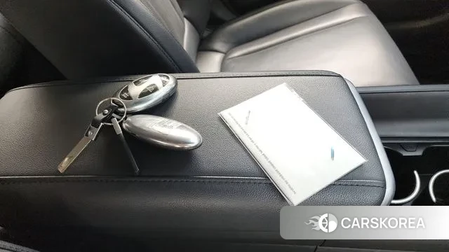 Hyundai Grandeur (GN7) id 3649443 из Кореи 9