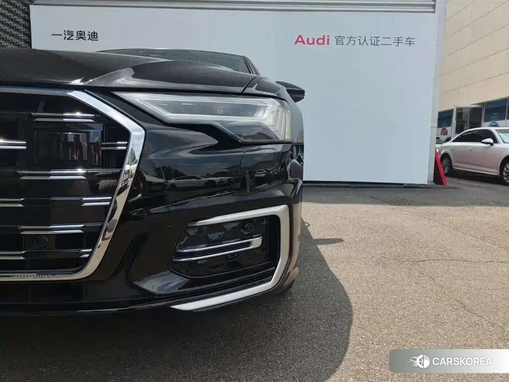 Audi A6L id 4547589 из Китая 9