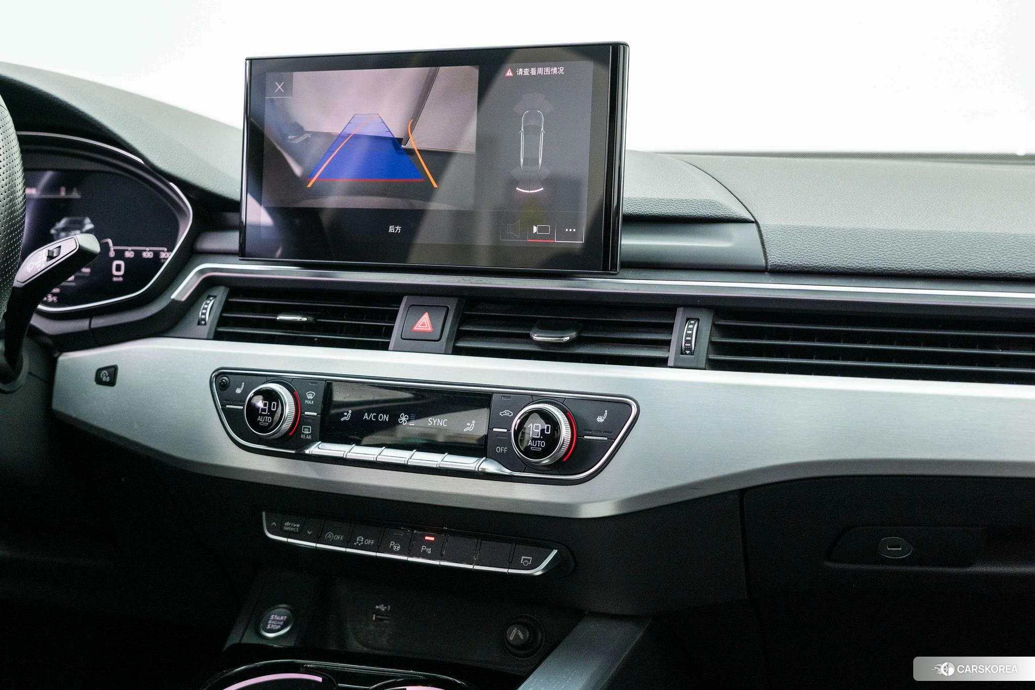Audi A4L id 4492782 из Китая 9