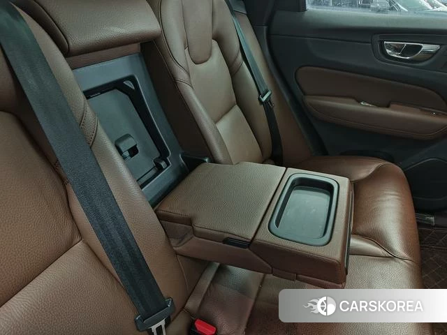 Volvo XC60 id 4238063 из Китая 9