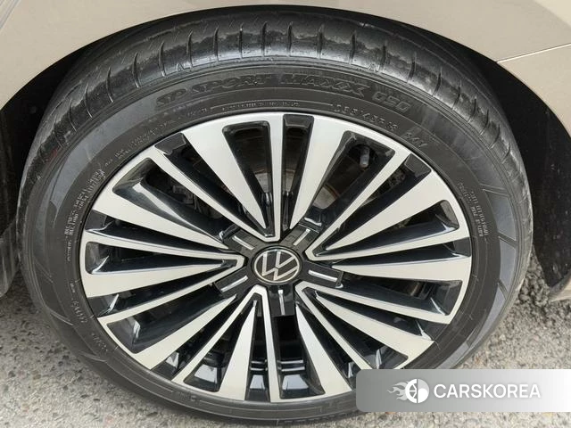 Volkswagen Passat id 4259131 из Китая 9