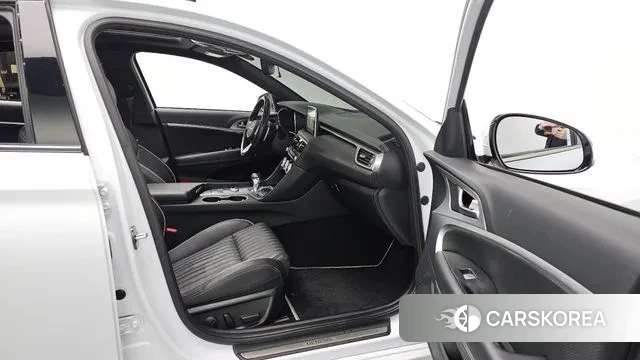 Genesis G70 id 3672901 из Кореи 9