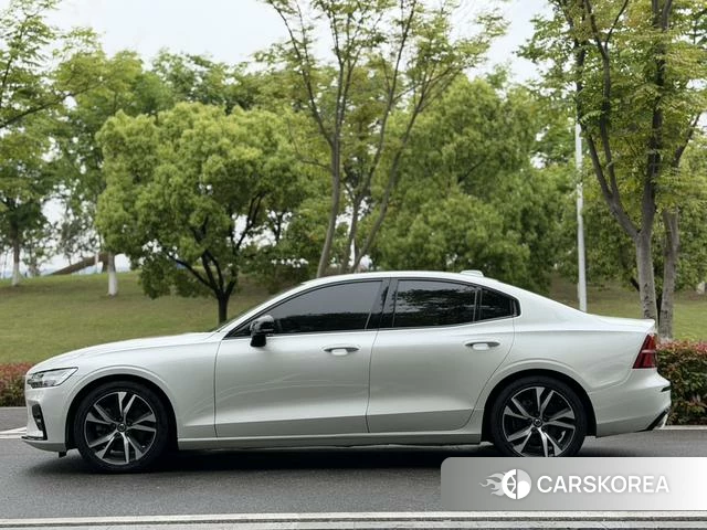 Volvo S60 id 4254496 из Китая 9