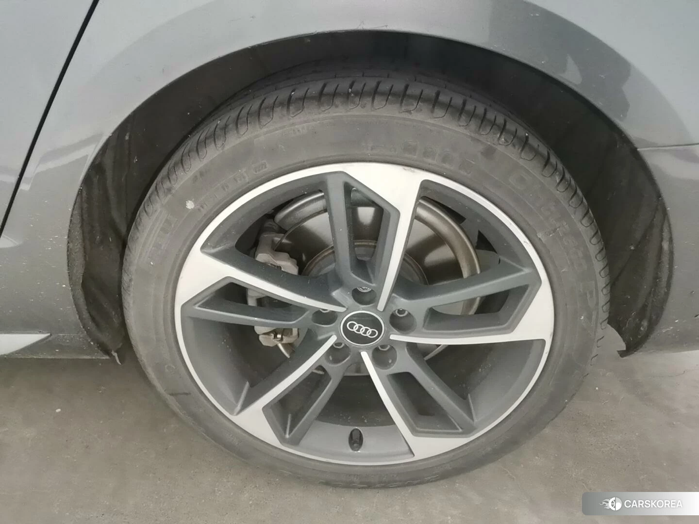Audi A4L id 4405723 из Китая 9