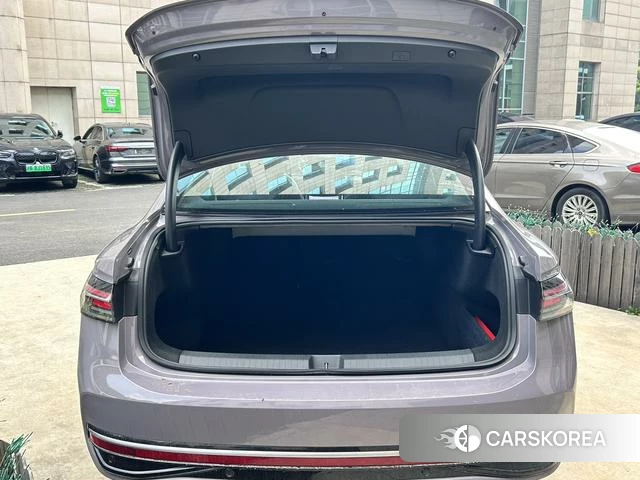 Volkswagen Passat id 3920870 из Китая 9