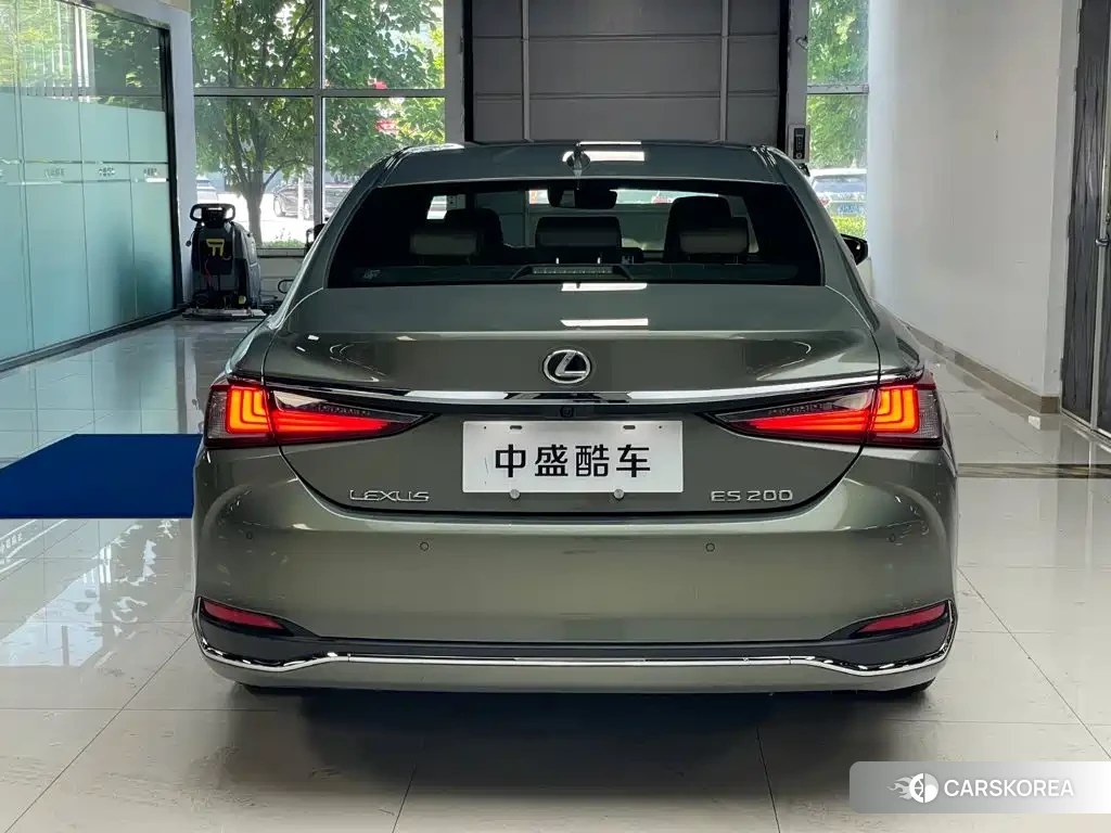 Lexus ES id 4649272 из Китая 9