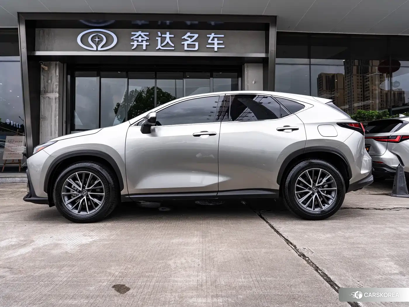 Lexus NX id 4674281 из Китая 9