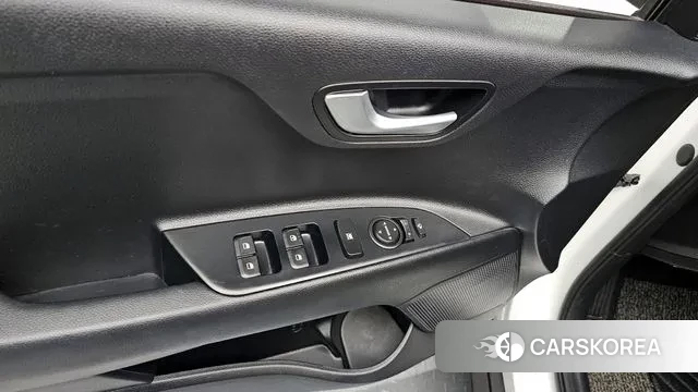 Kia Stonic id 3336470 из Кореи 9