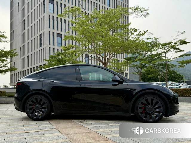 Tesla Model Y id 4221880 из Китая 9