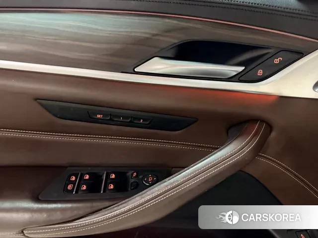 BMW 5 Series (G30) id 3485104 из Кореи 9