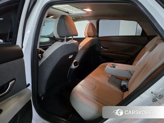 Hyundai Avante Hybrid (CN7) id 3601051 из Кореи 9